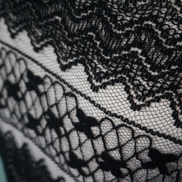 Forever 21 Medium lace back jeweled shirt - Picture 9 of 10